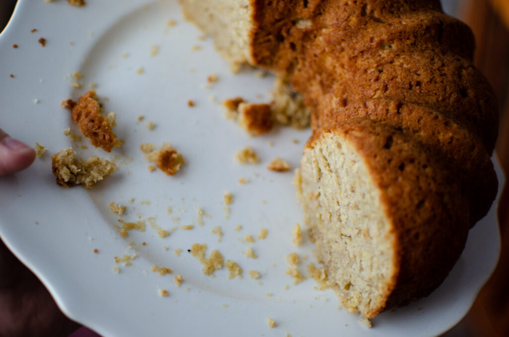 Easy Old Fashioned Apple Cake Recipe -- A Family Heirloom